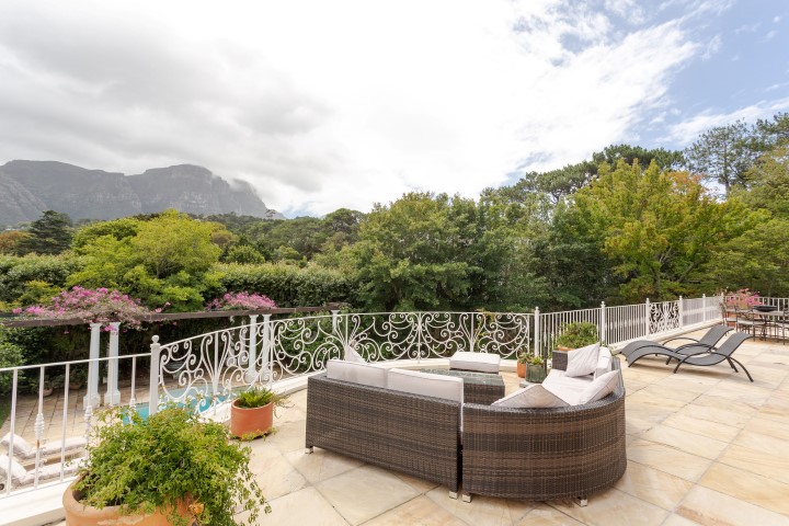 To Let 6 Bedroom Property for Rent in Constantia Western Cape